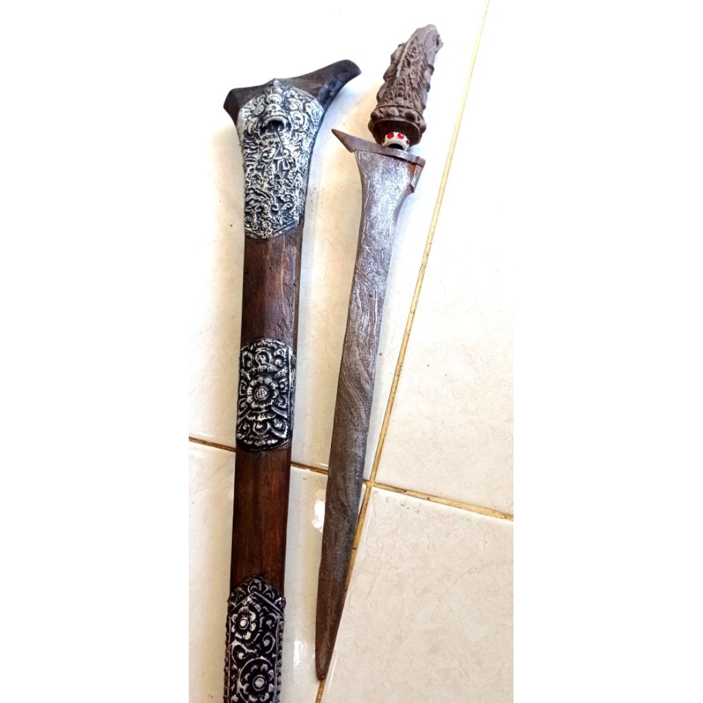 keris Bali pamor banyu Mili