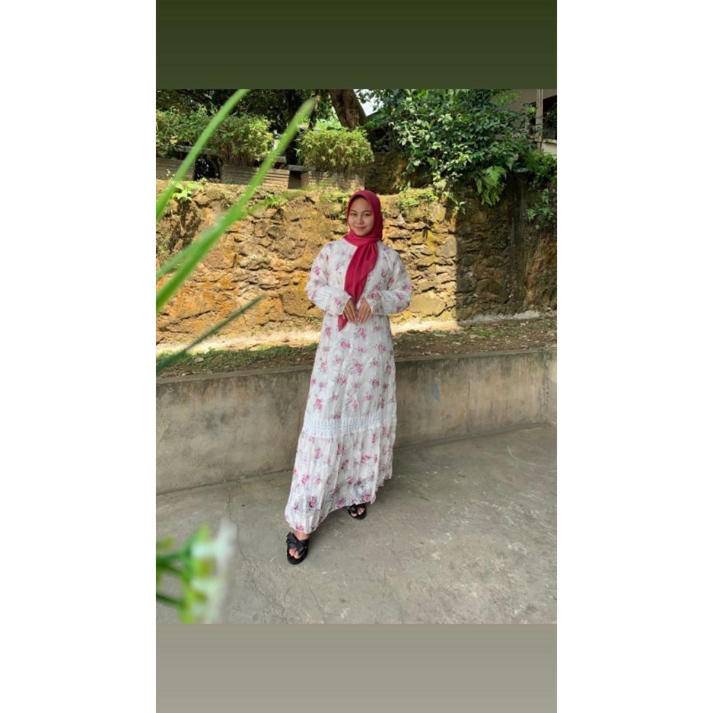 Gamis Putih Motif Bunga