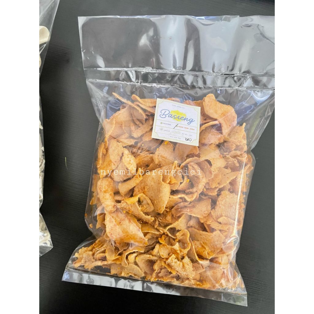 

NYEMIL BARENG CICI Keripik Basreng Pipih Original Pedas Daun Jeruk Value Packed 250 gr Anti Bau 100% Homemade Snack Camilan Makanan Ringan