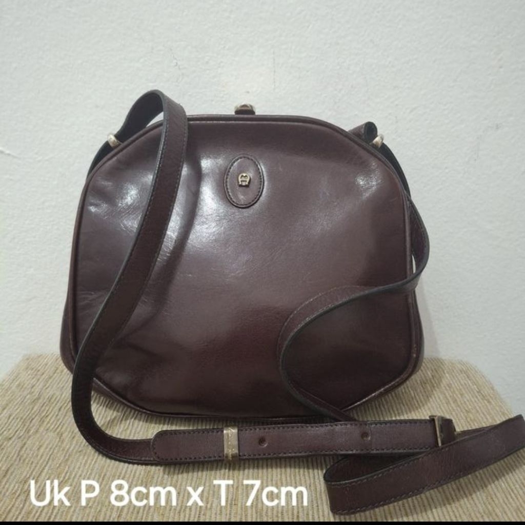 Tas sling behel small kulit asli vintage Etienne Aigner Wine Burgundy