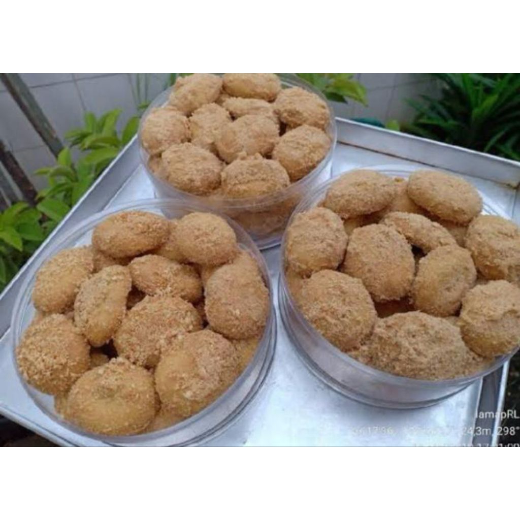 

7. kue kering bawang