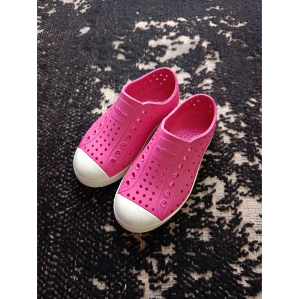 Native shoes kids C 10 - preloved