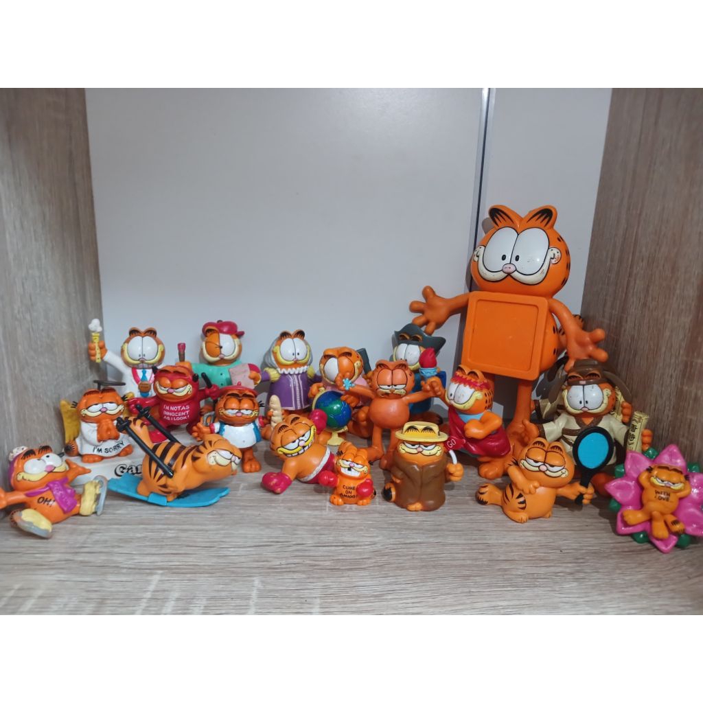 GARFIELD VINTAGE FIGURE