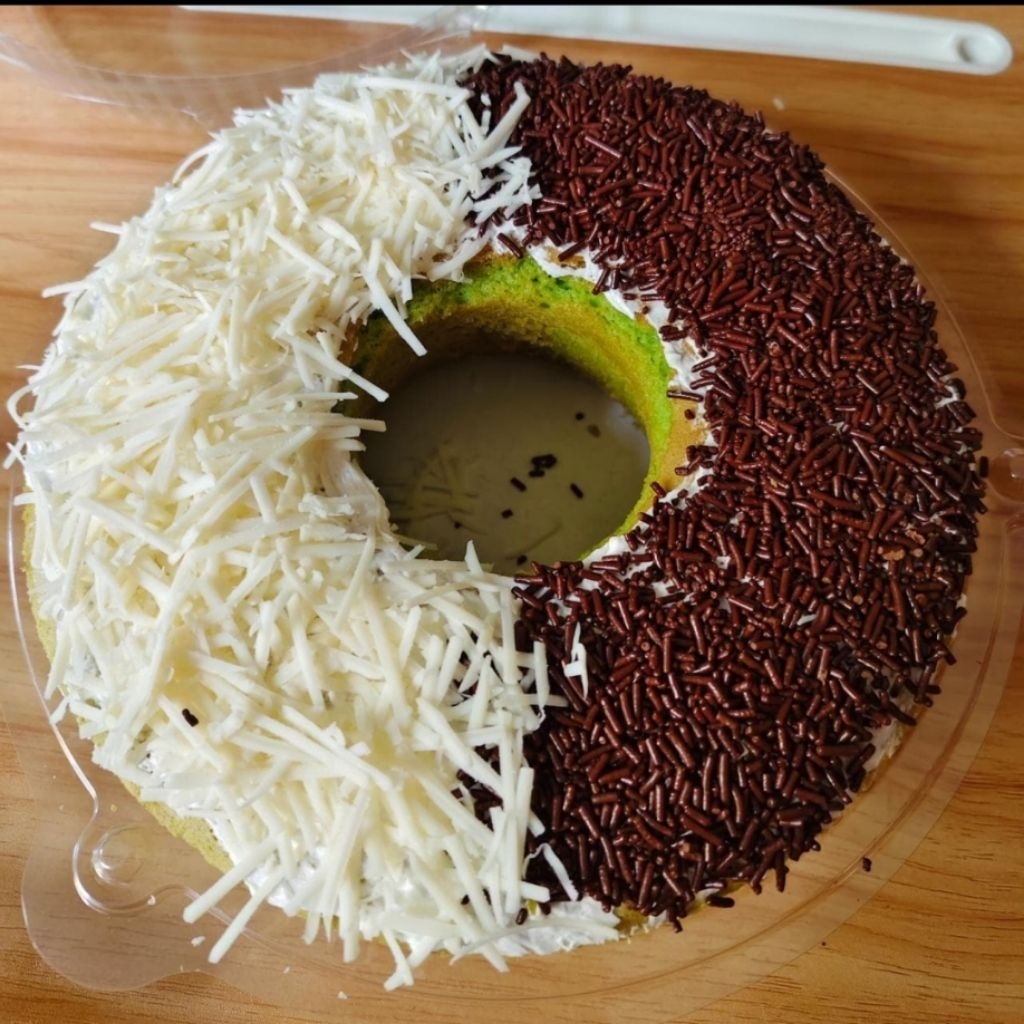 

Bolu Pandan Homemade extra topping