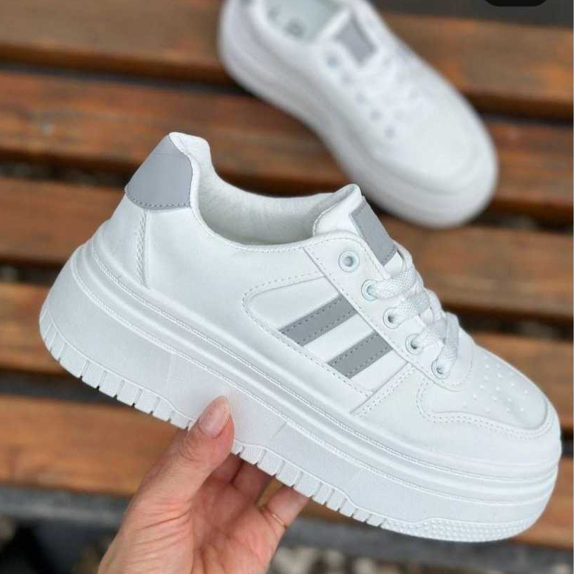 Sepatu Sneaker Putih Wanita Fashion Korea Sepatu Casual Kuliah