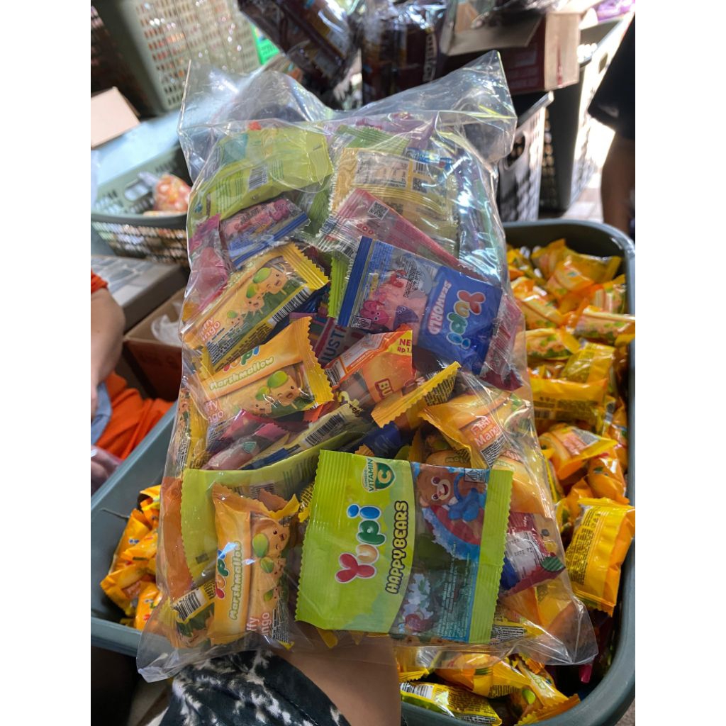 

permen yupi jelly gummy isi 1 kg dikirim acak request bentuk inbox