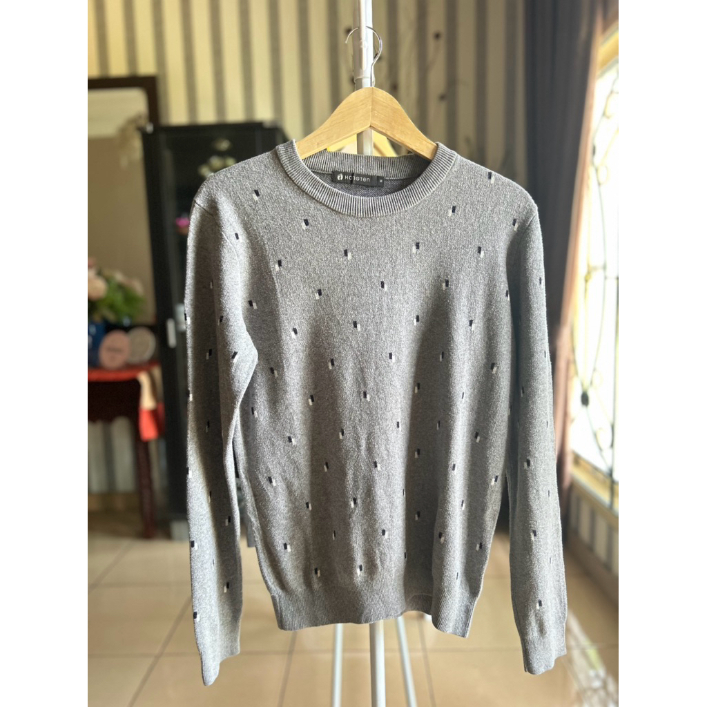 [PRELOVED] - Sweater Brand Hangten Size M Fit to L