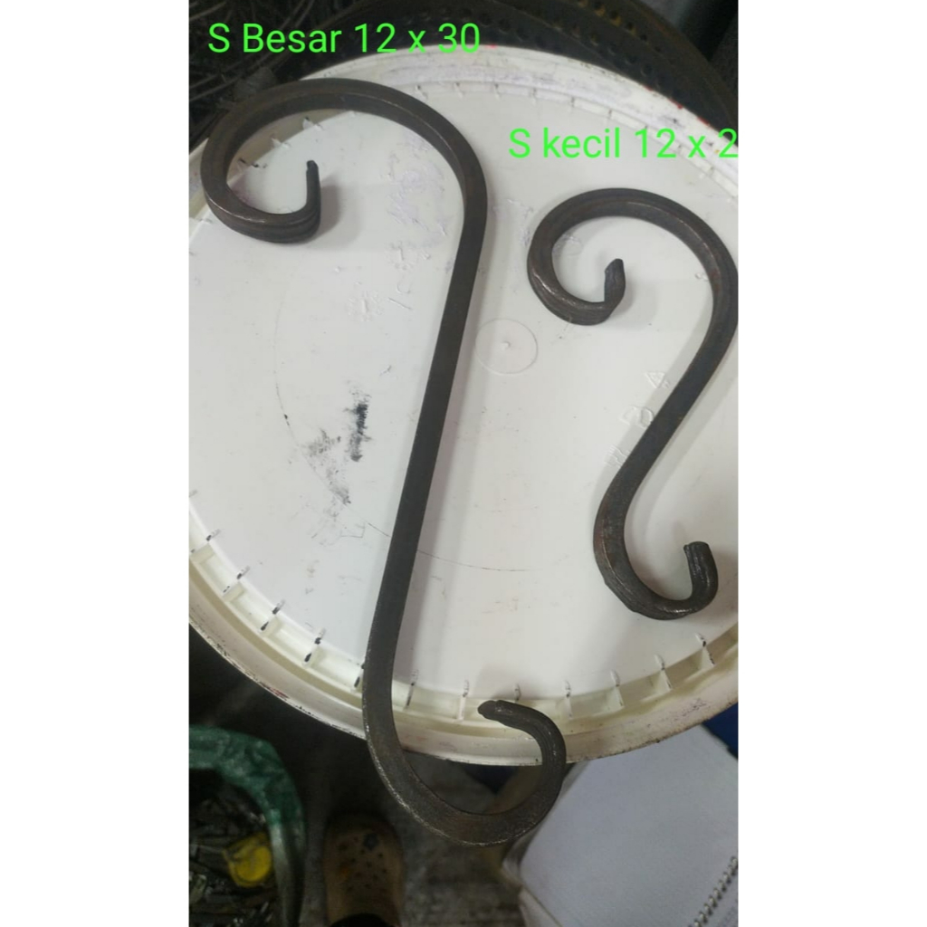 Ornamen Besi Letter S – Ukiran Besi Nako untuk Hiasan Pagar, Jendela & Pintu