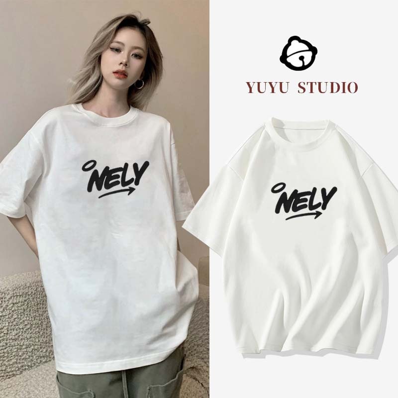 YUYU STUDIO Kaos bergambar huruf tebal NELY gaya Amerika | Kaos Wanita Premium Tebal | Baju Oversize