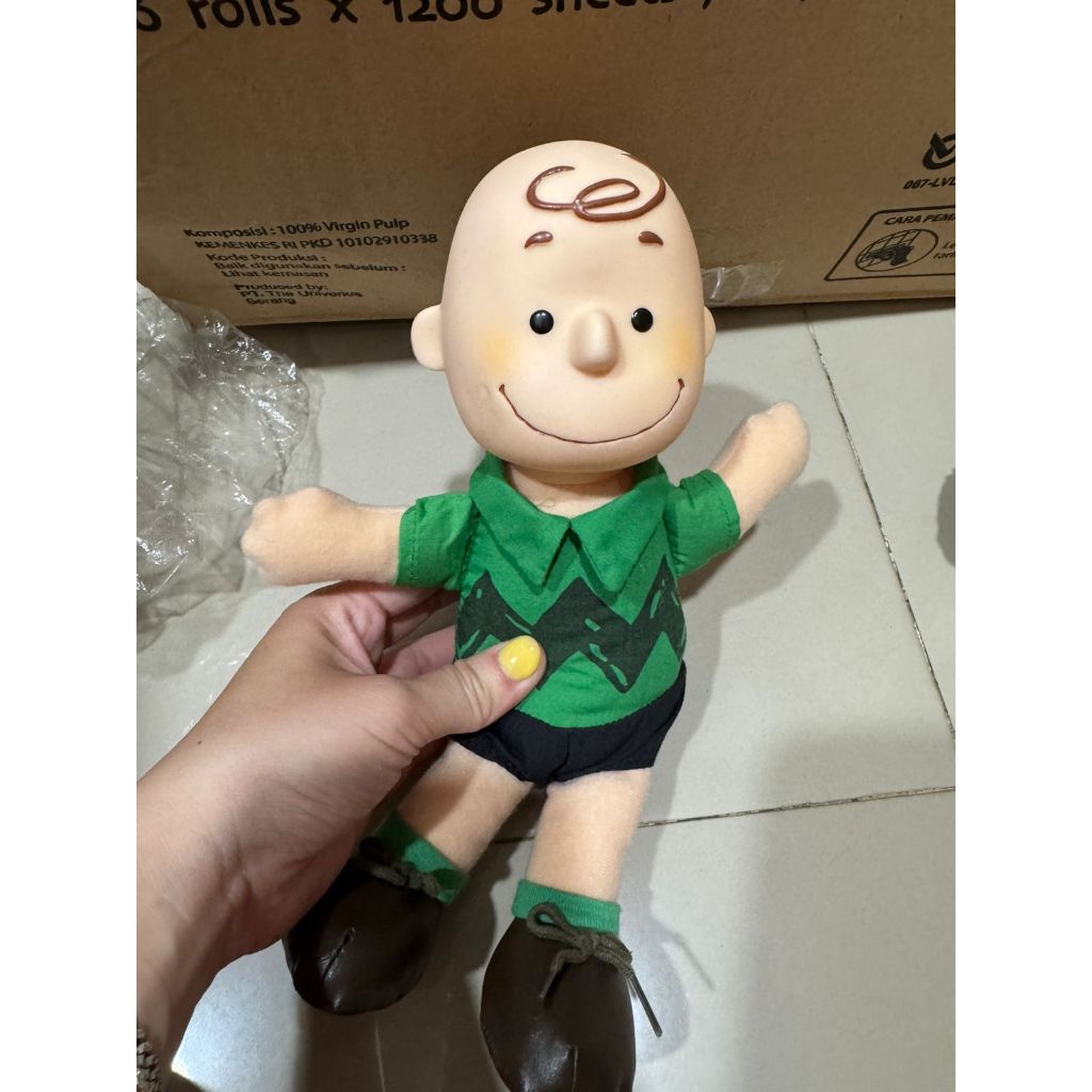 BONEKA CHARLIE BROWN PEANUTS SNOOPY - SIZE M