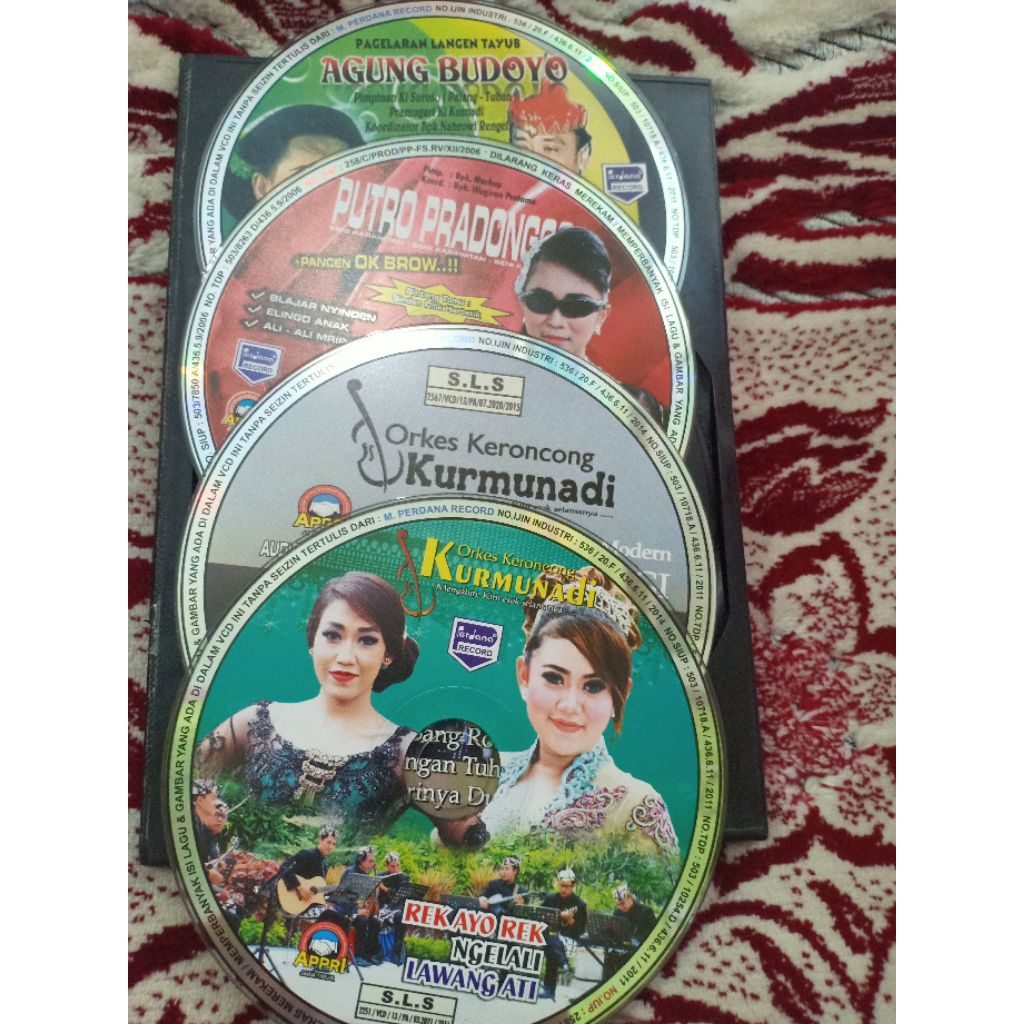 KASET VCD KERONCONG 2 MACAM,TAYUB 2 MACAM TANPA COFER BONUS BOX