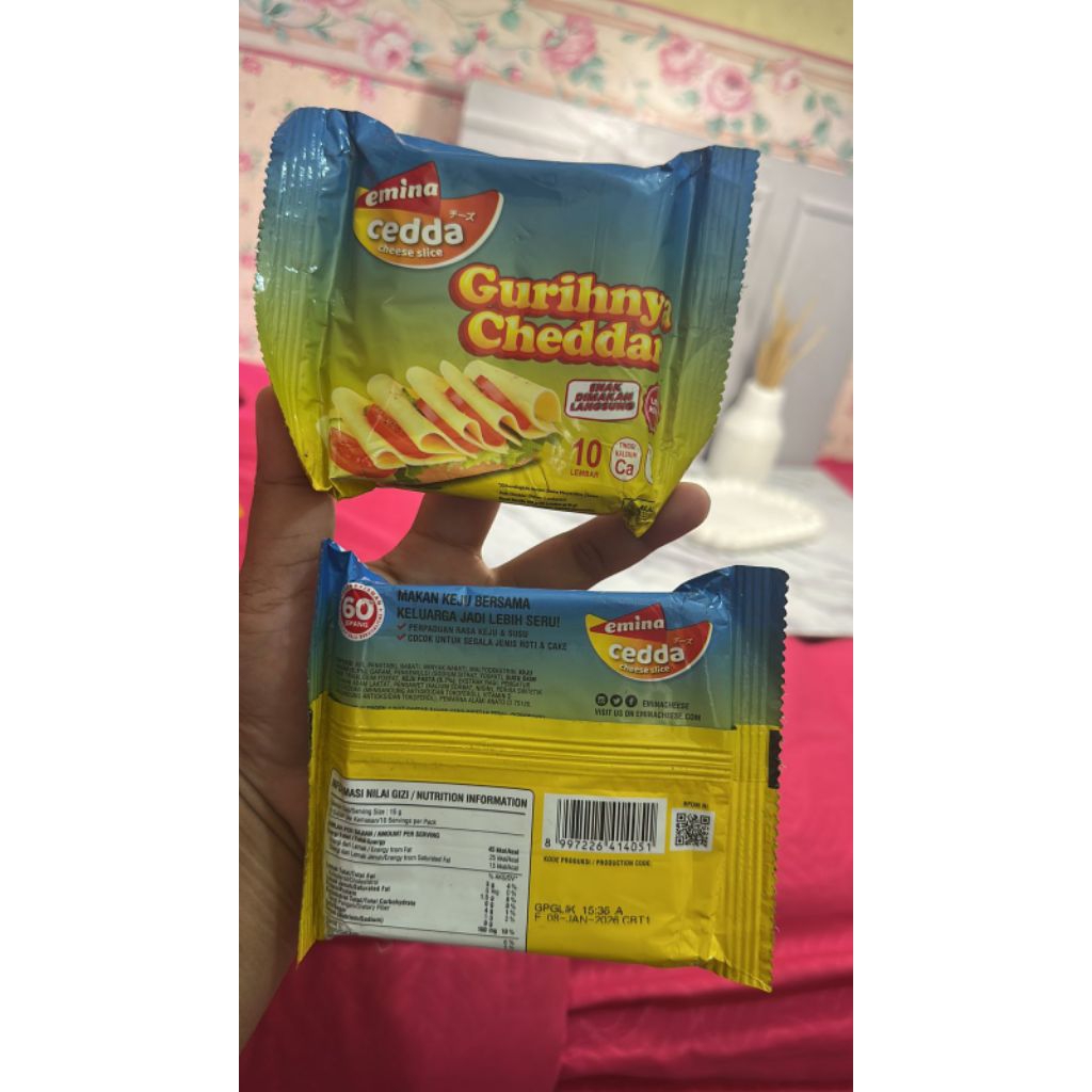 

1 paket keju mozarella isi 3