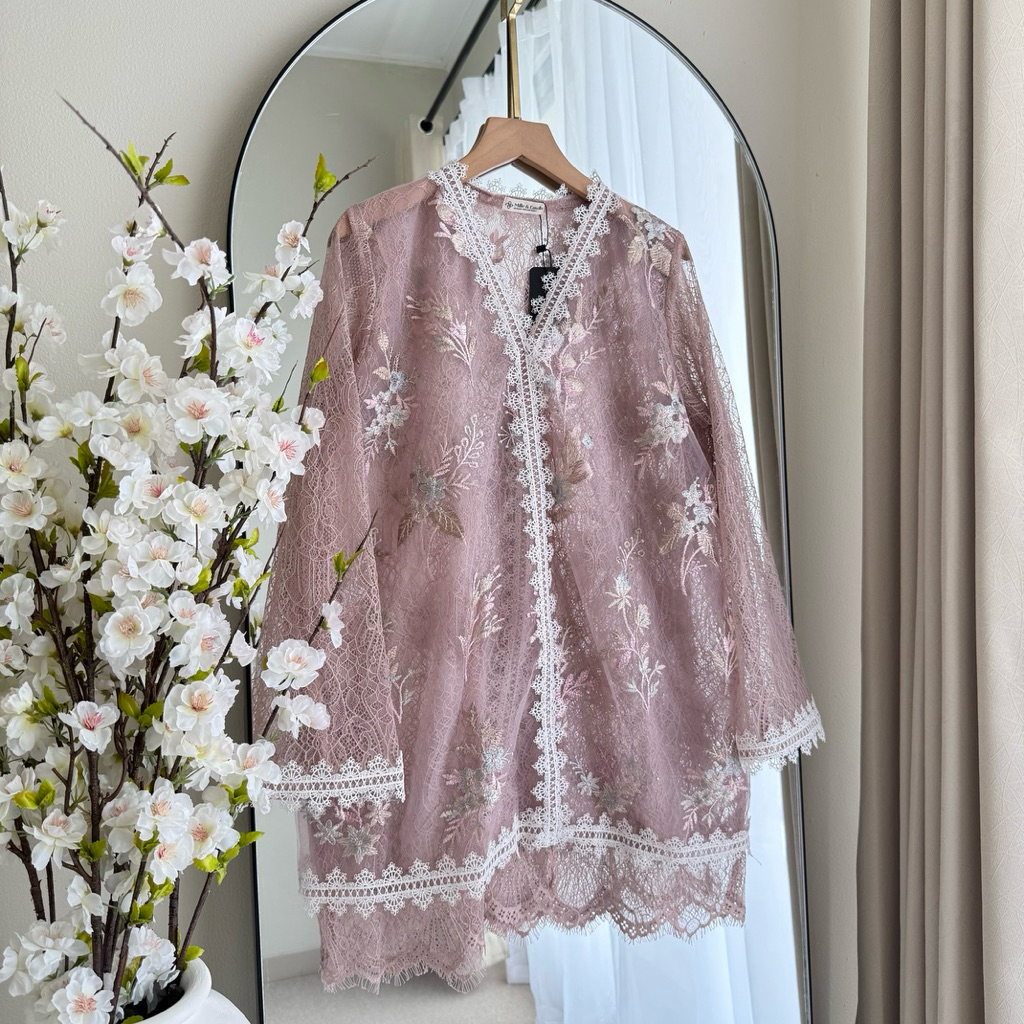 tre Irene Top (Outer Only) AST