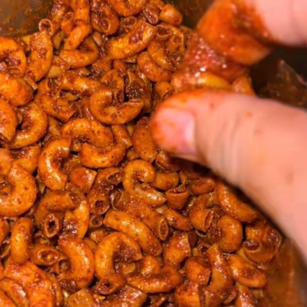 

MAKARONS - Makaroni cikruh 100% chili oil pedas renyah dan gurih