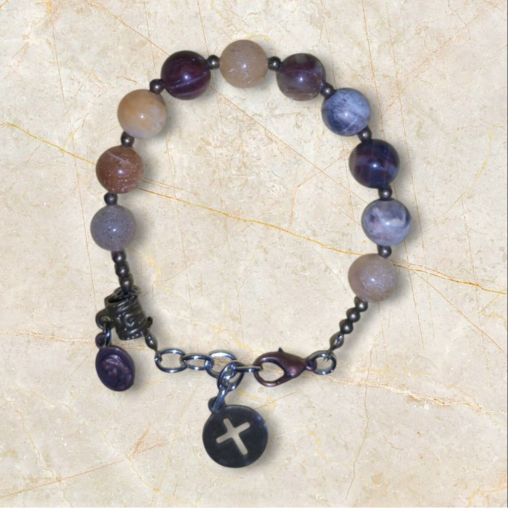 Gelang batu liontin Salib