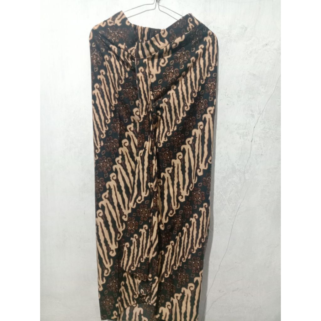 rok jarik atau rok untuk kebaya