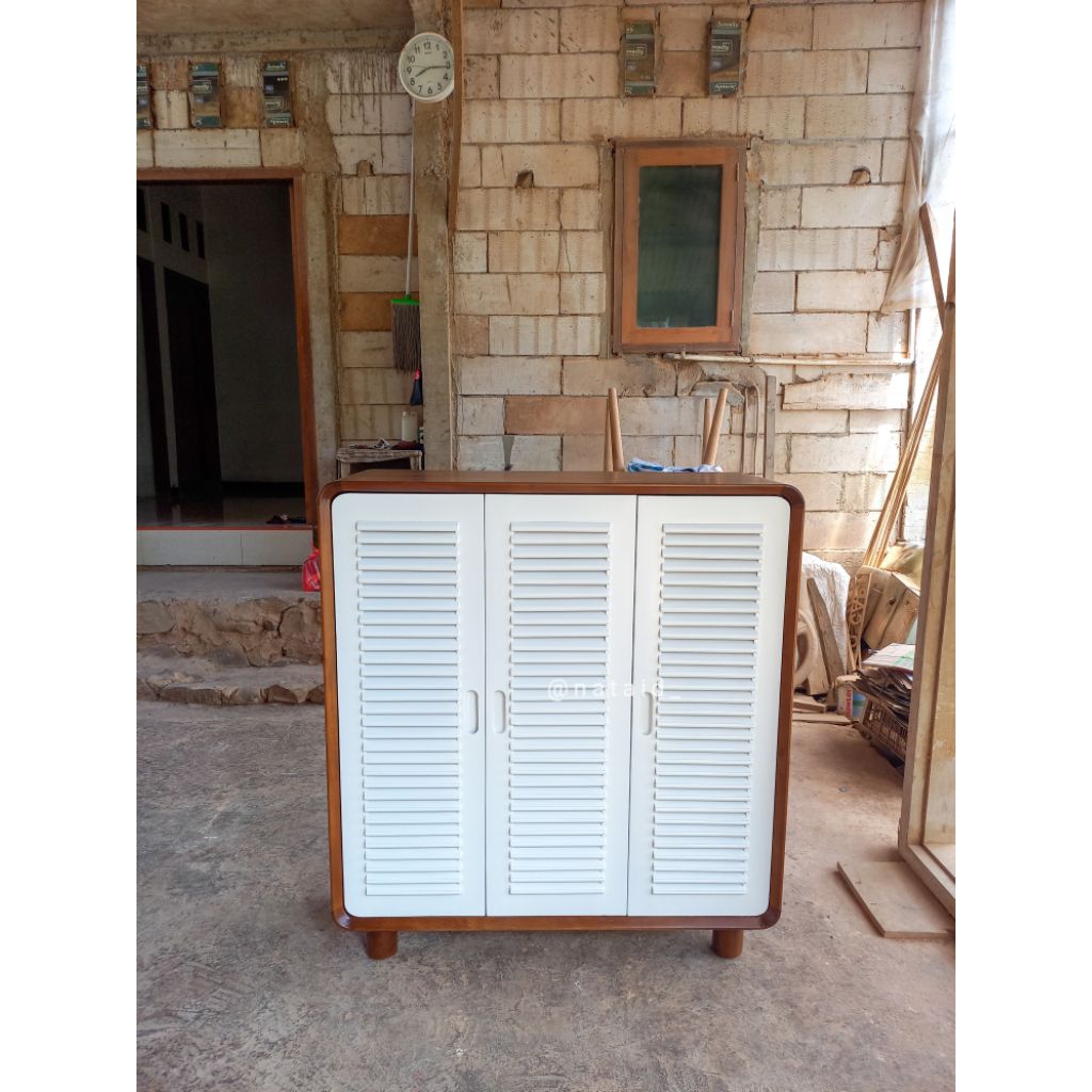 lemari rak sepatu 3 pintu lemari cabinet 3 pintu kayu jati warna putih