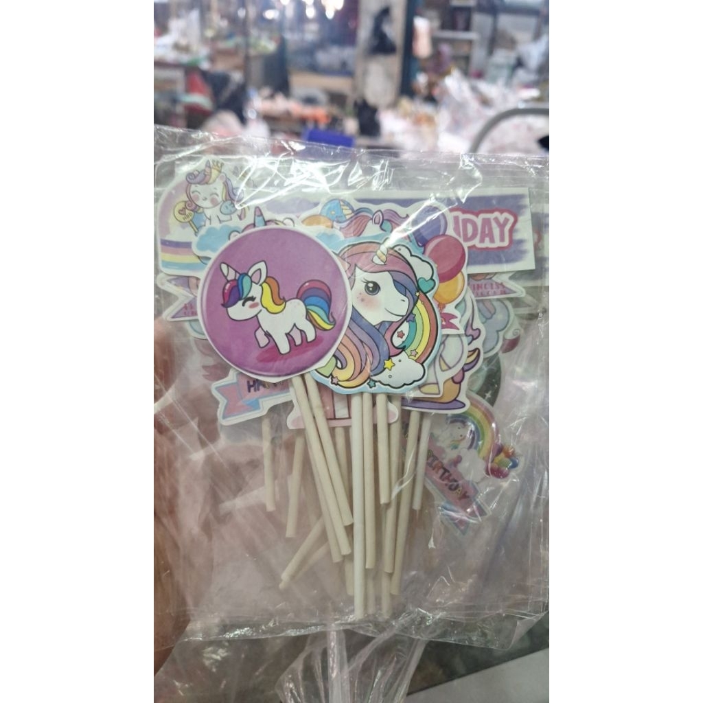 topper cake ultah  unicorn