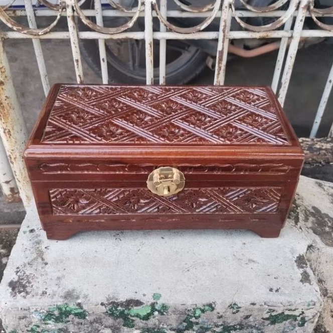 (COD) [25x12x11] Kotak Perhiasan Kayu Ukir Kayu Jati bisa Gembok Kotak Mahar tempat perhiasan emas k