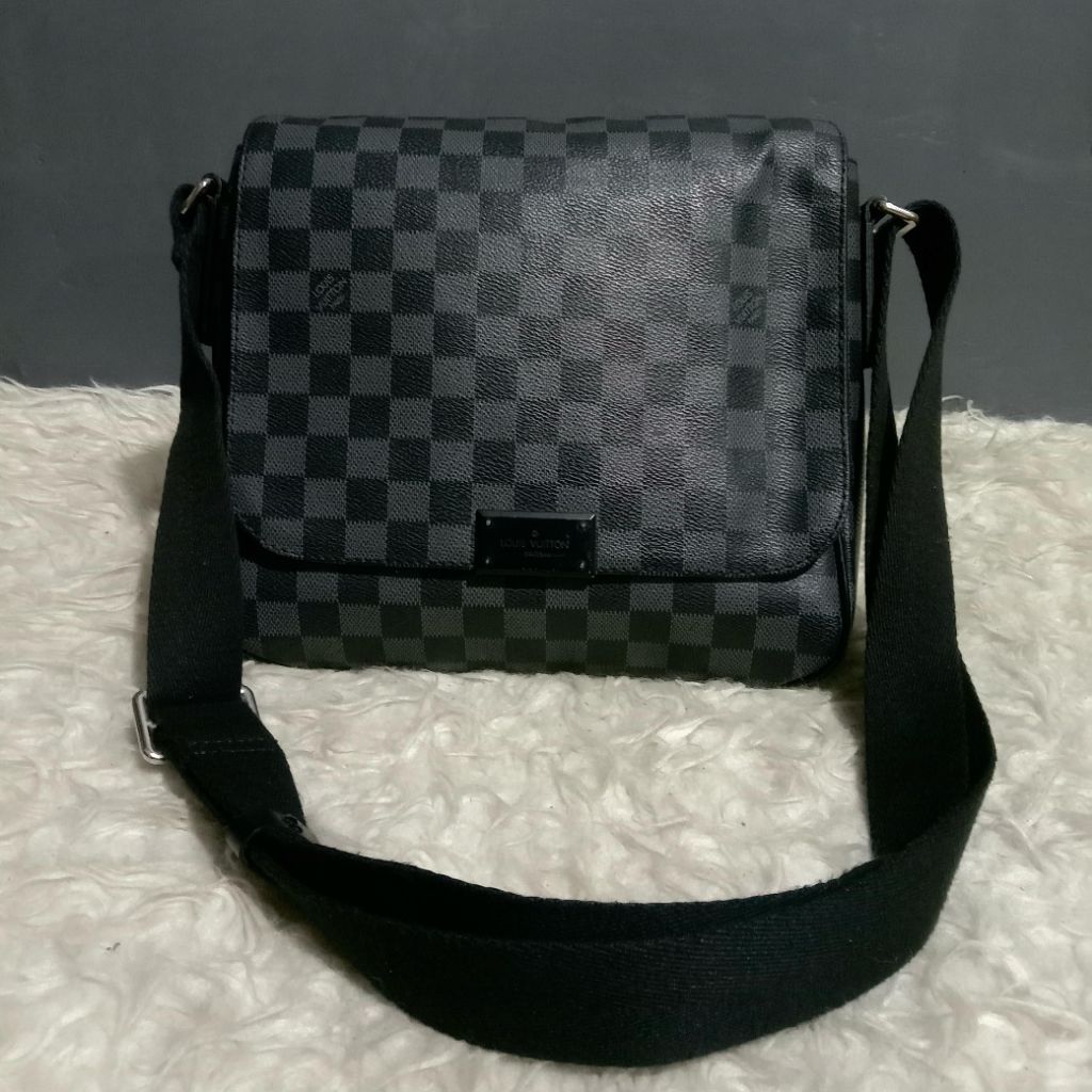 Tas Pria Sling Bag / Shoulder Bag Lvong Kulit Asli Second Branded