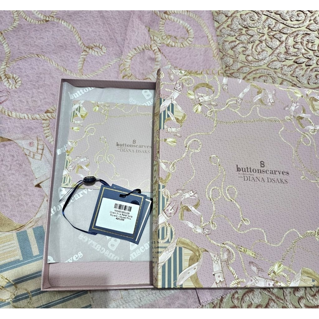 Hijab Kerudung Segi Empat XL ButtonScarves X Disney
