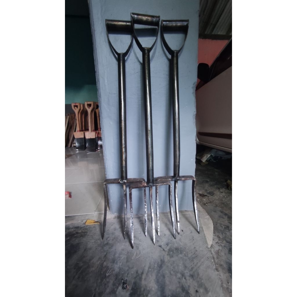 Garpu/Lencek Tanah Baja Per Super Gigi 3