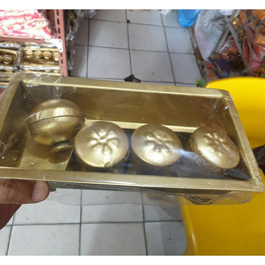 Tepak ( Tempat Kapur Sirih Melayu Riau )