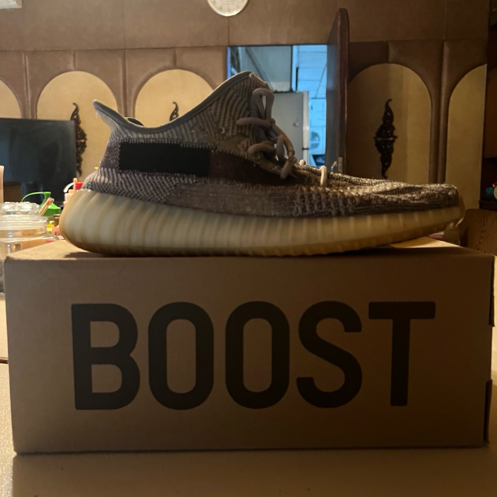 yeezy V2 zyon adidas