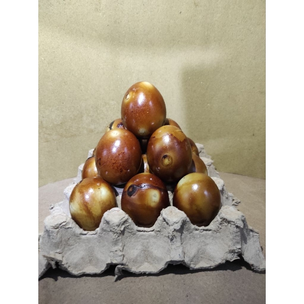 

Telor asin bakar/Telor asin Masir/ bebas jumlah pembelian (harga untuk 1butir)