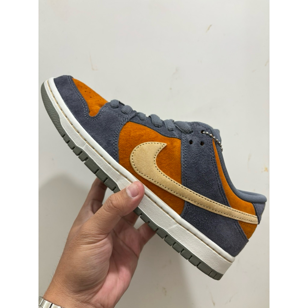 Nike SB Dunk Low Pro "Carbon Monarch"