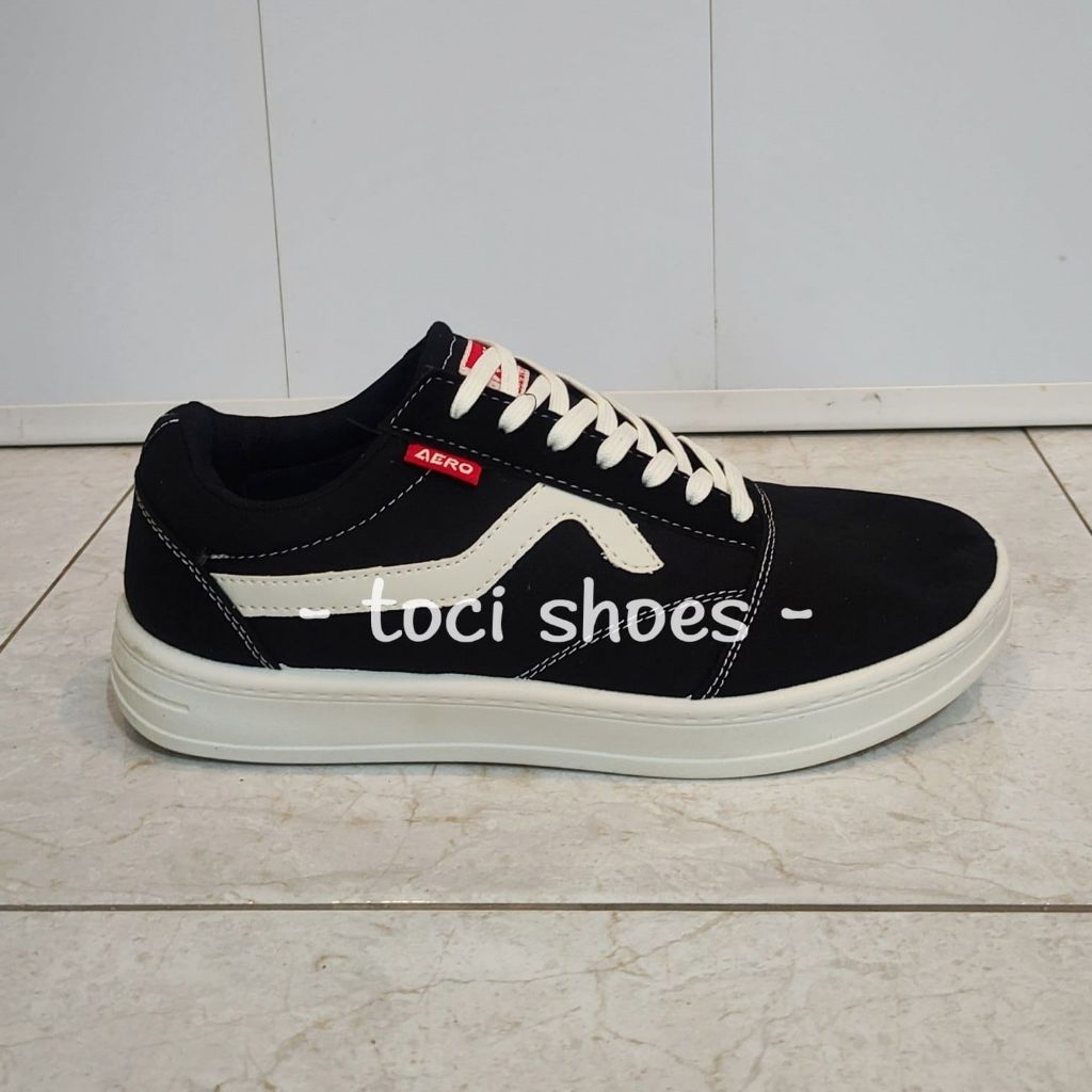 Sepatu Sneakers Casual Pria Wanita Aerostreet Massive Natural / Massive Hitam Putih / Massive Allwhi