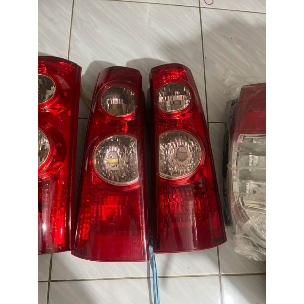 Stoplamp Lampu Belakang Mobil Avanza Xenia VVTI 2010 Original