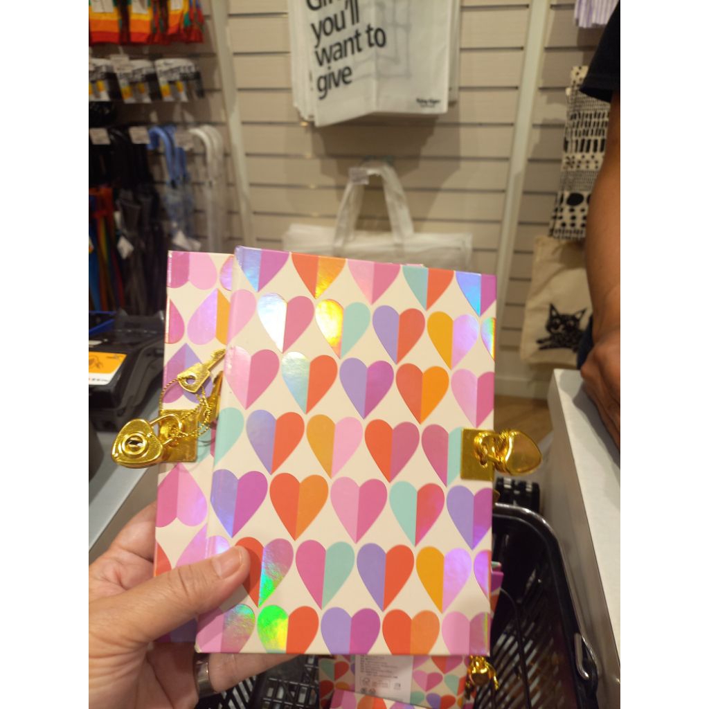 

Notebook heart lock Flying Tiger