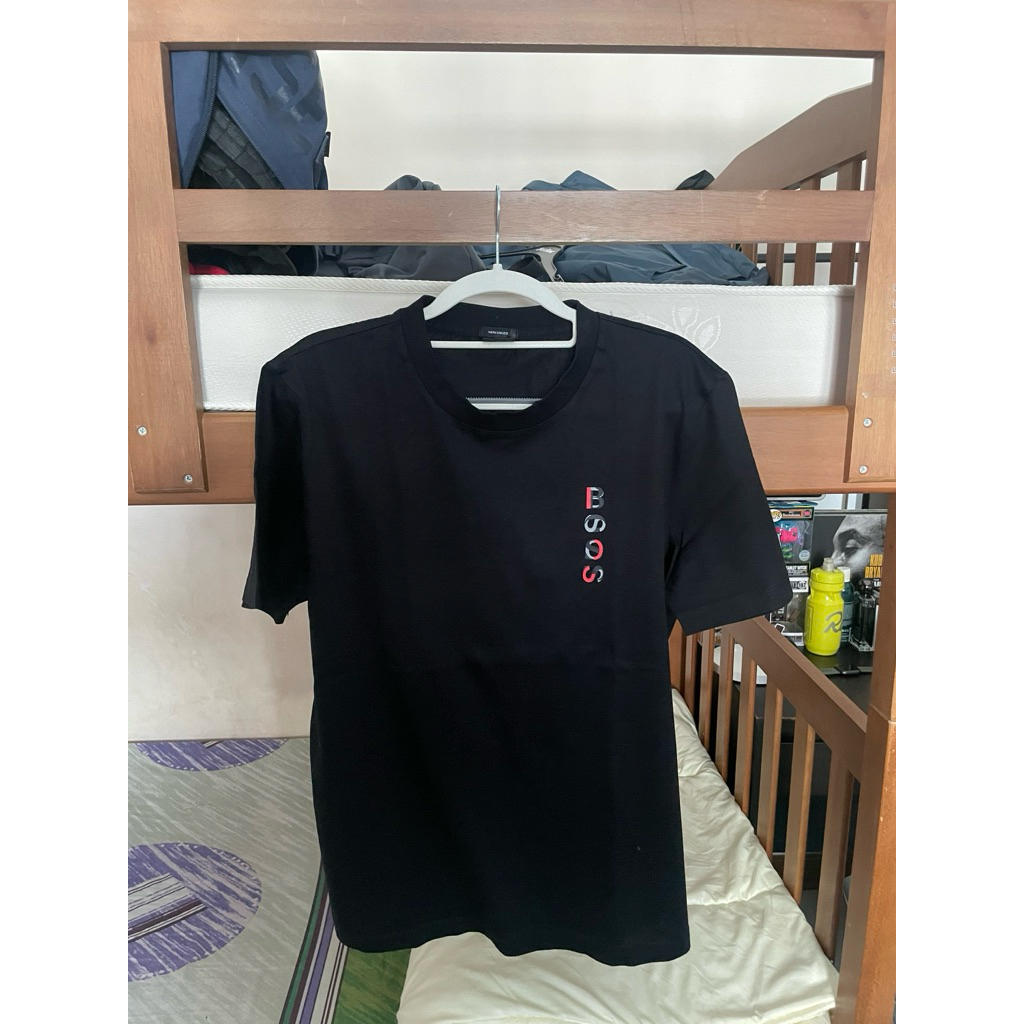 Kaos Hitam Hugo Boss