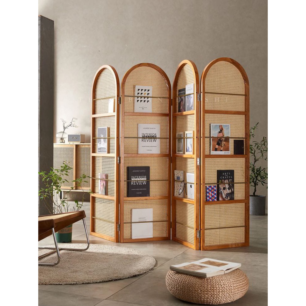 Sketsel kayu jati kombinasi rotan penyekat ruangan dengan rak buku