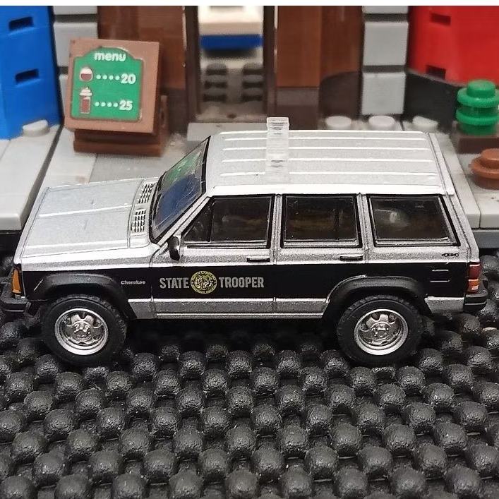 GREENLIGHT LOOSE 1995 JEEP CHEROKEE SILVER POLICE