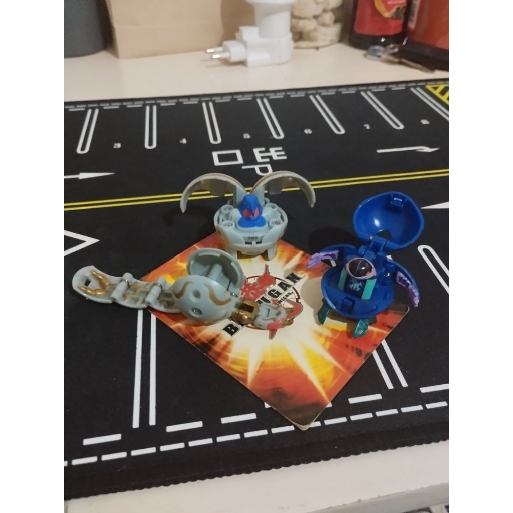 Bakugan Preyas B1, Centipoid B1, Ravenoid B2