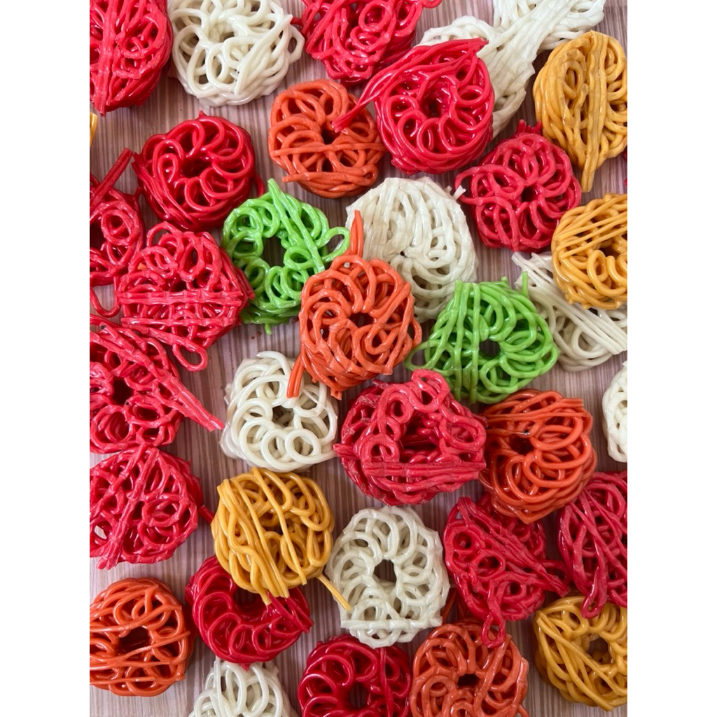 

kerupuk mawar warna warni