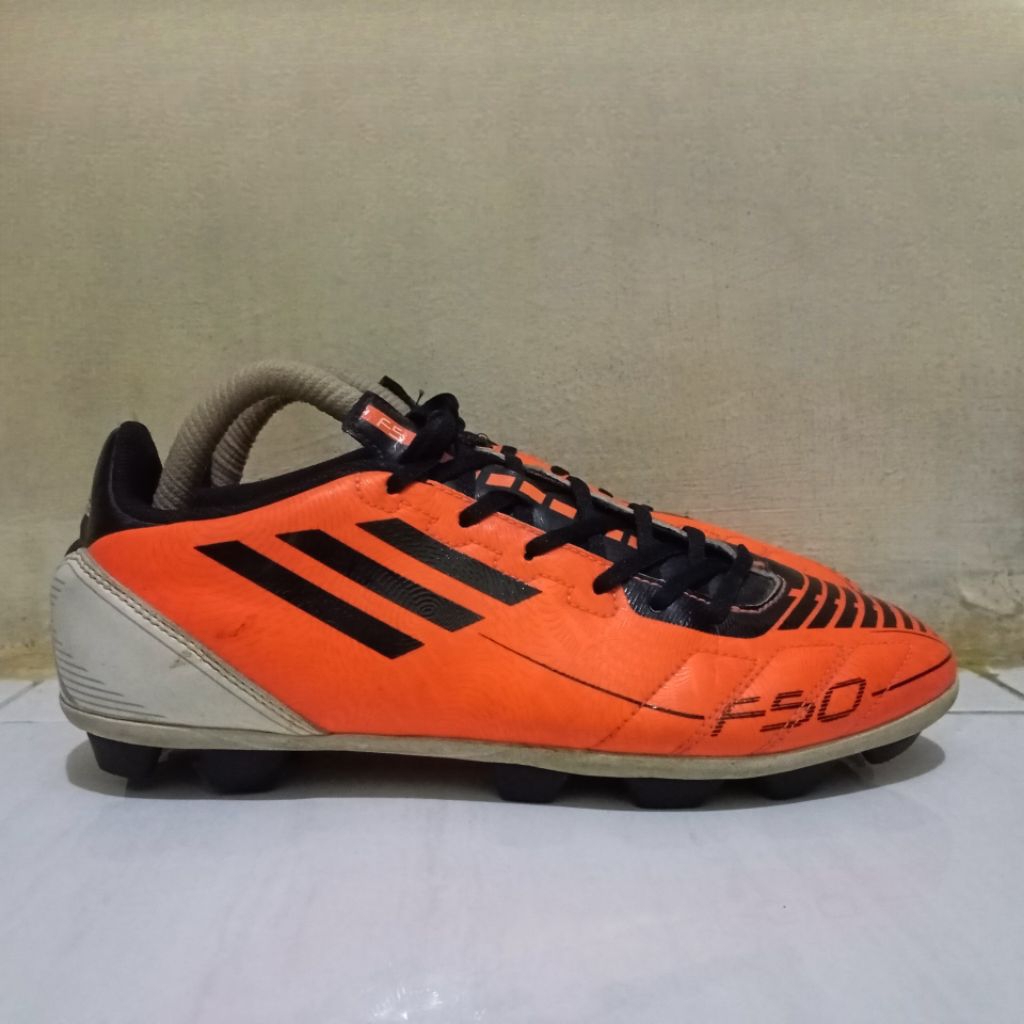 Sepatu Bola Adidas F5 TRX HG size44 28cm