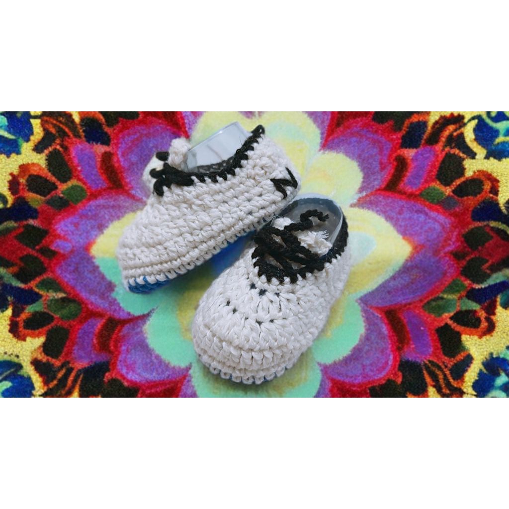 sepatu rajut bayi laki laki