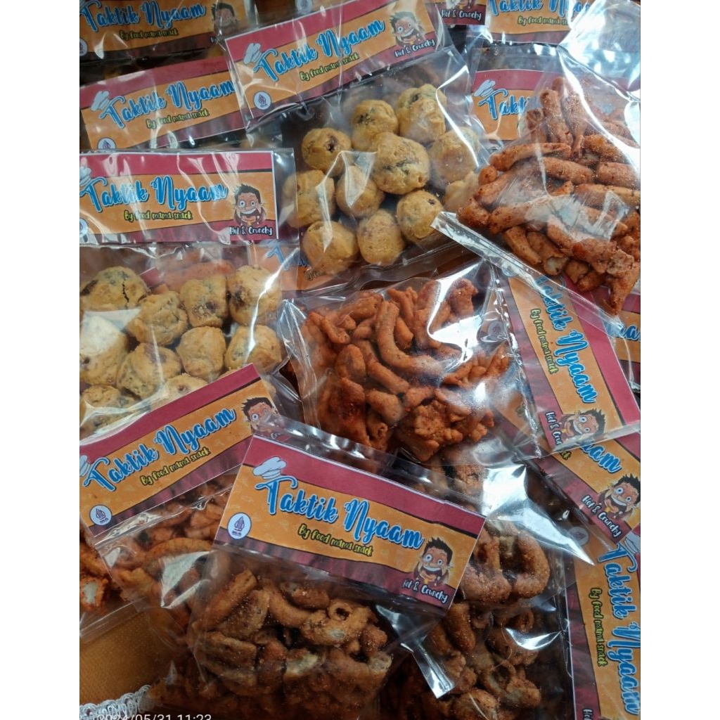 

PAKET CEMILAN HEMAT MIX 10 PCS BASRENG USUS KRISPI MAKRONI BITING