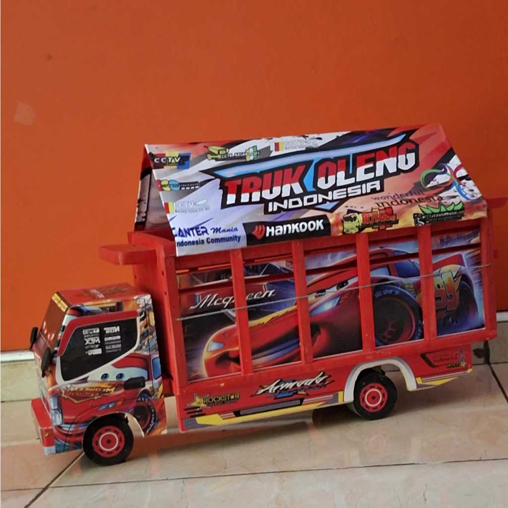 MINIATUR TRUK OLENG KAYU JUMBO MACQUEEN