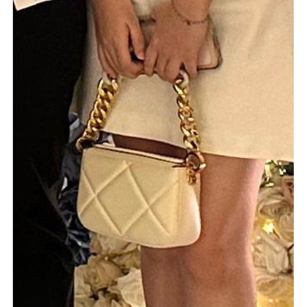 preloved tas putih charles & keith