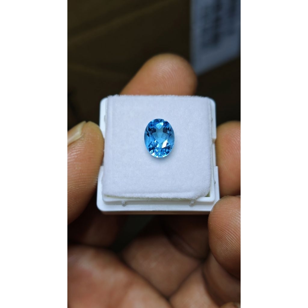 NATURAL BLUE TOPAZ SWISS ELEKTRIK HQ