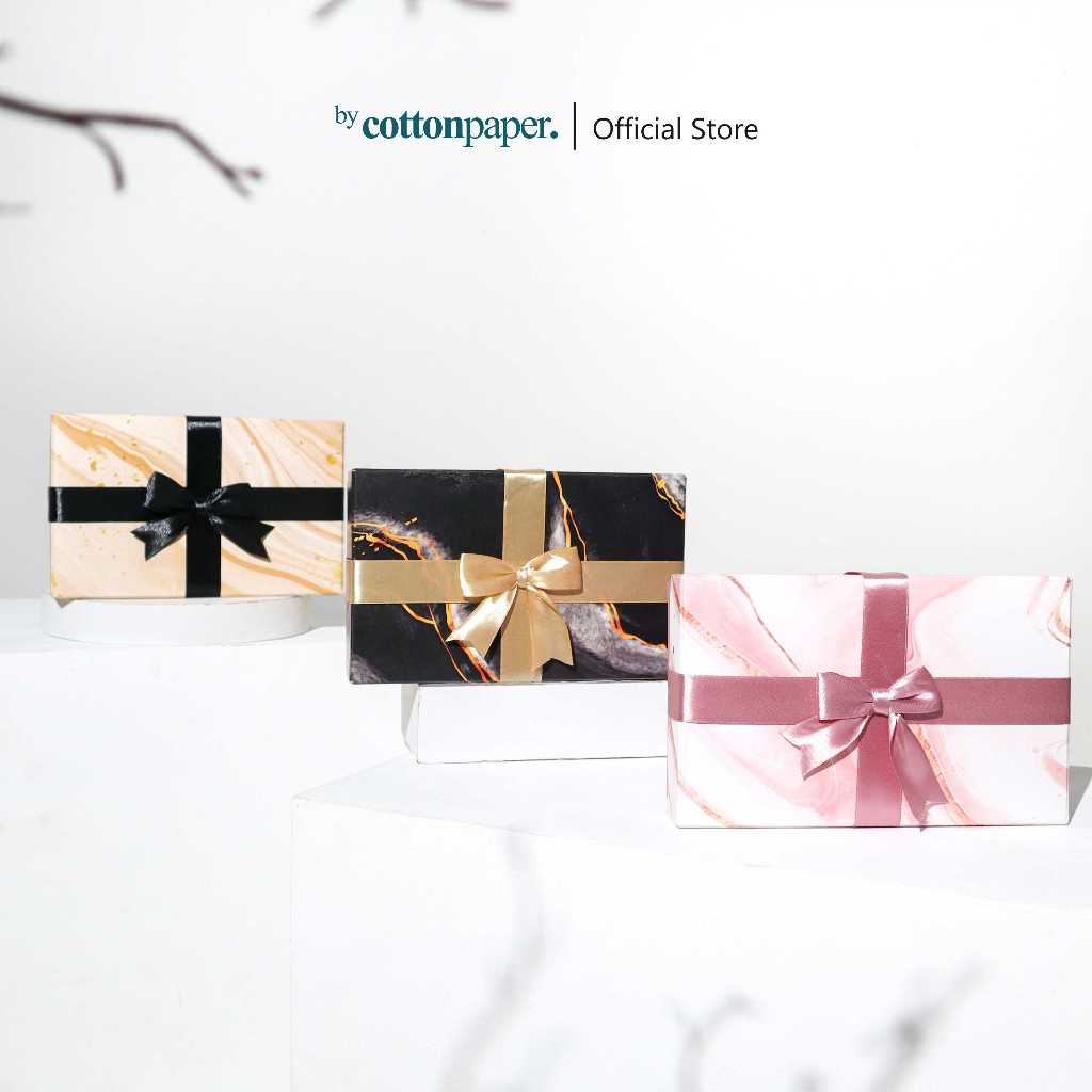 

by Cotton Paper - Kotak Kado Motif Marmer Size Small 20x10x5cm