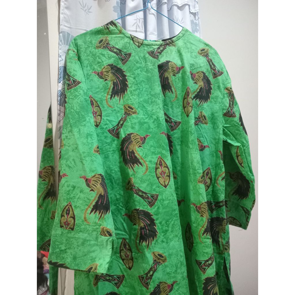 Baju batik khas Papua