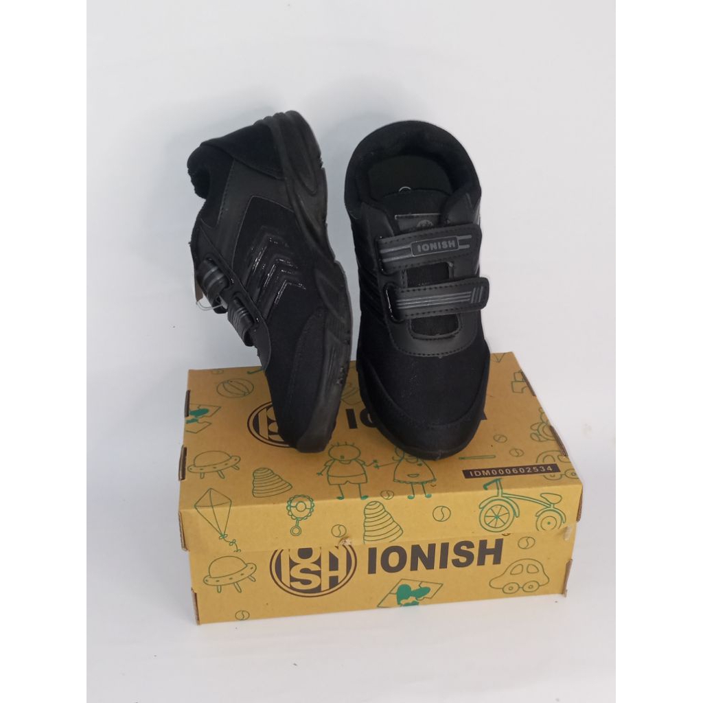 Sepatu sekolah anak hitam polos tanpa tali