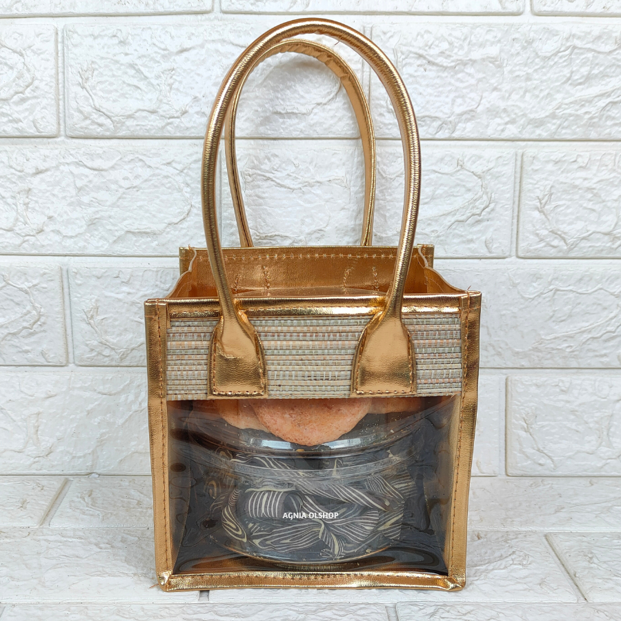 

Keranjang Hampers Mika Mendong Isi 2 Toples Biggy (Gold) Tas Mika Parcel Lebaran