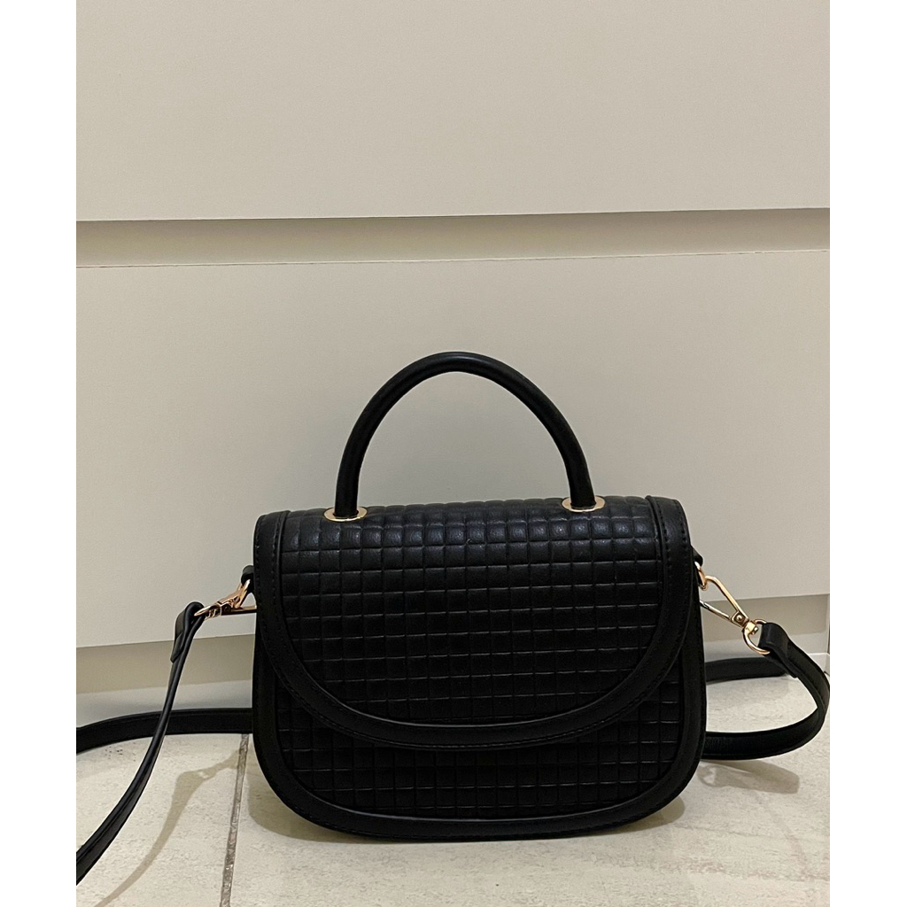 preloved tas selempang/handbag Elizabeth black/hitam/