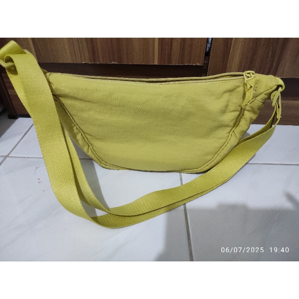 TAS SELEMPANG PRIA / WANITA NILON PRELOVD